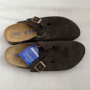 NWT Women’s Birkenstock Bostons in Mocha